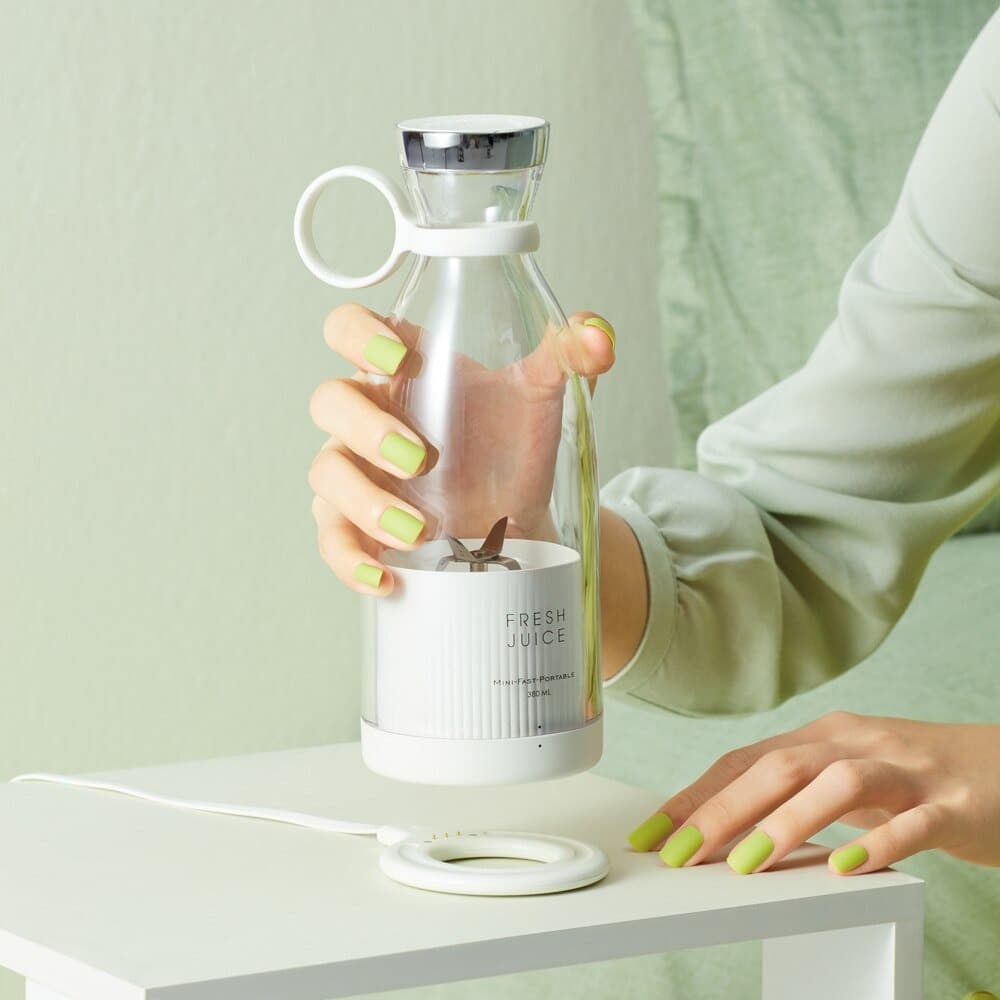 Przenośny Stylowy Blender FRESH JUICE + GRATIS!